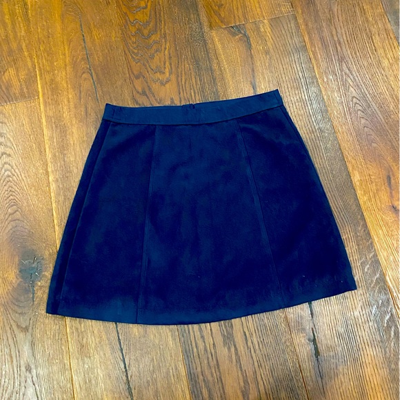 Navy blue skirt from Hollister. - Picture 2 of 2